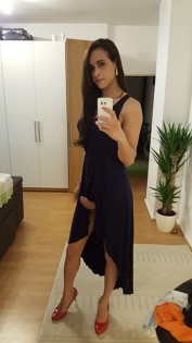 VIP Shemale CARLA , Dubai Massage escort